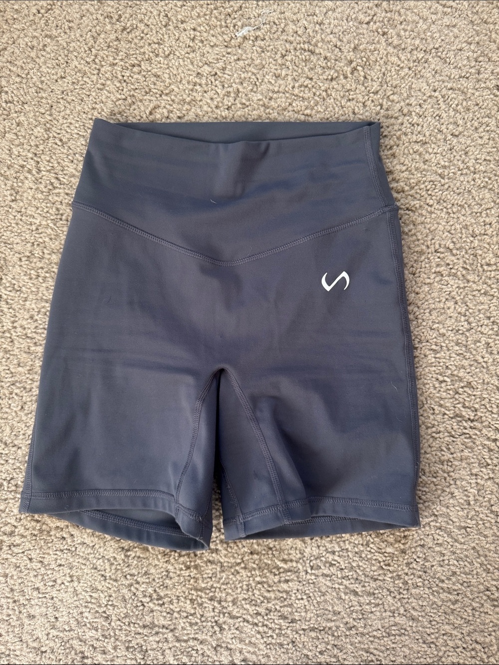 High-Waist Black Performance Bike Shorts with Subtle Logo